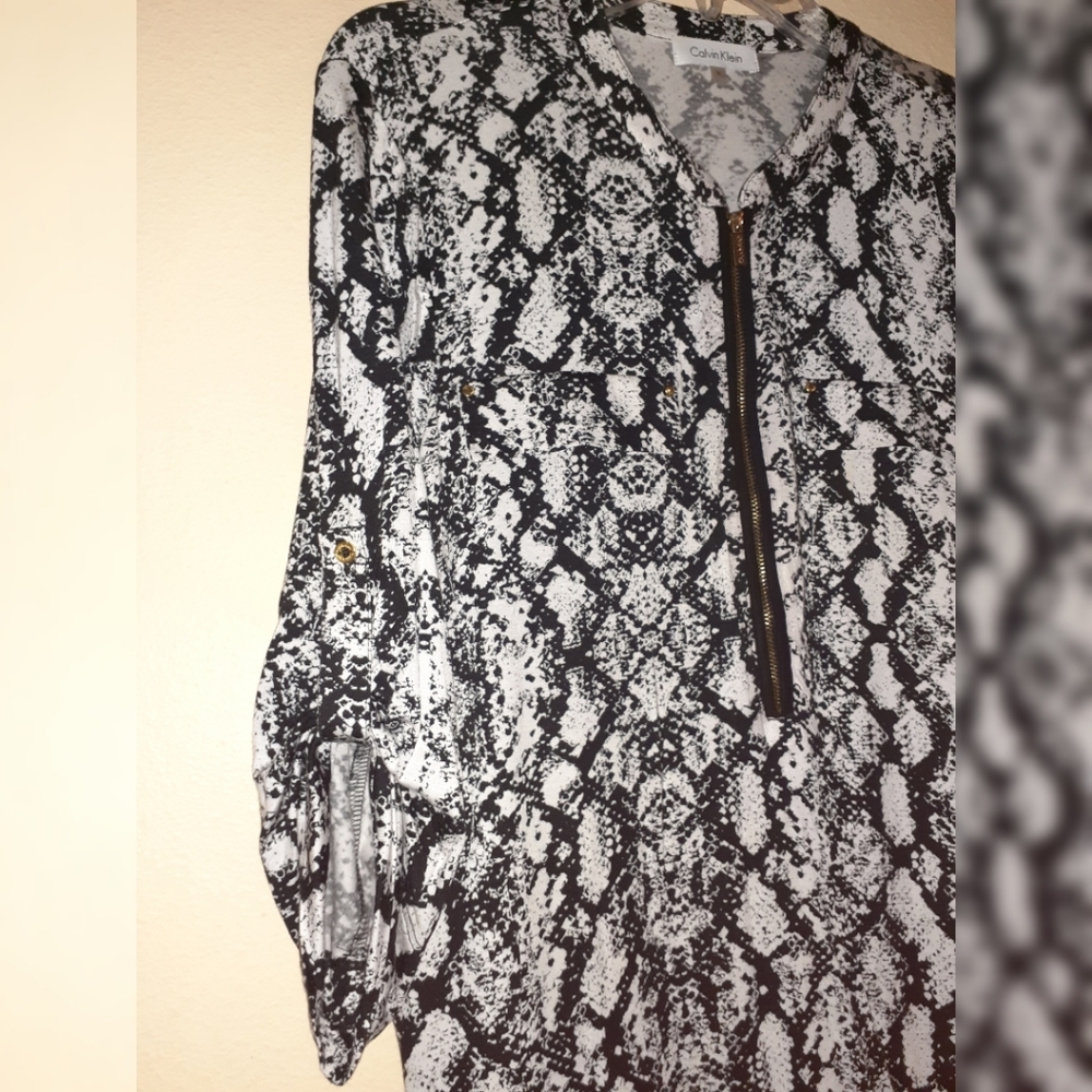 Calvin Klein Python-Print Zip-Front Top/Grey Snake - image 4